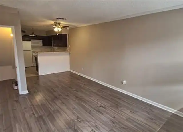 Property at 805 N Oak St Unit 103, Arlington, TX, 76011, 2 beds, 1 bath, [object Object]