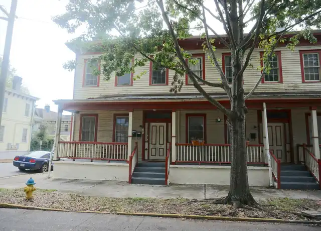 Property at 301 W Waldburg St, Savannah, GA, 31401, 2 beds, 1 bath, [object Object]