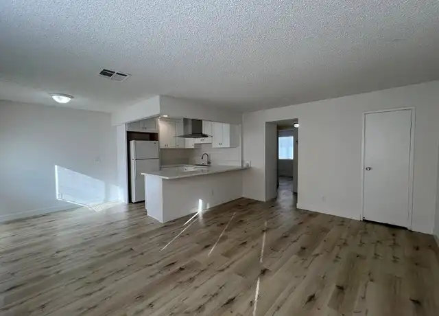Property at 151 Westminster Way Unit B, Henderson, NV, 89015, 2 beds, 1 bath, [object Object]