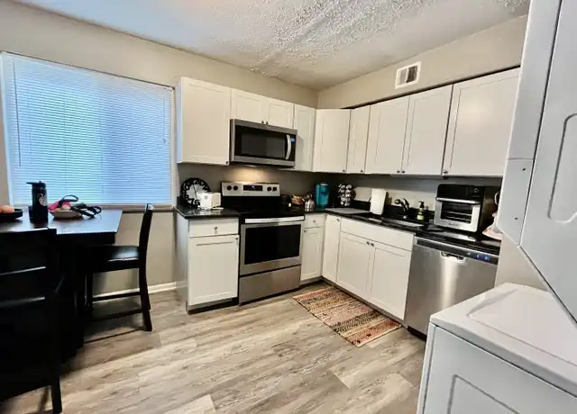 Property at 1235 Summit St, Columbus, OH, 43201, 2 beds, 1 bath, [object Object]