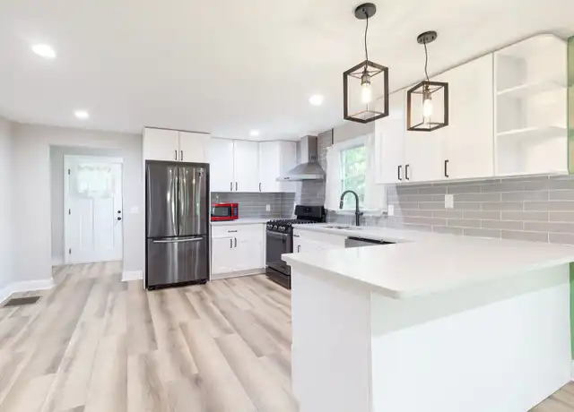 Property at 1408 Gus Thornhill Jr Dr, Atlanta, GA, 30344, 3 beds, 2 baths, [object Object]