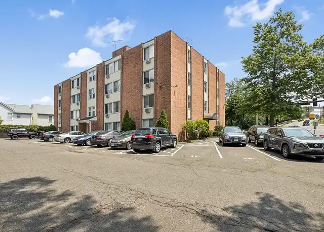 Property at Maple Court Apartments - 389 Courtland Ave, Stamford, CT, 06906, 0 beds, 1 bath, [object Object]