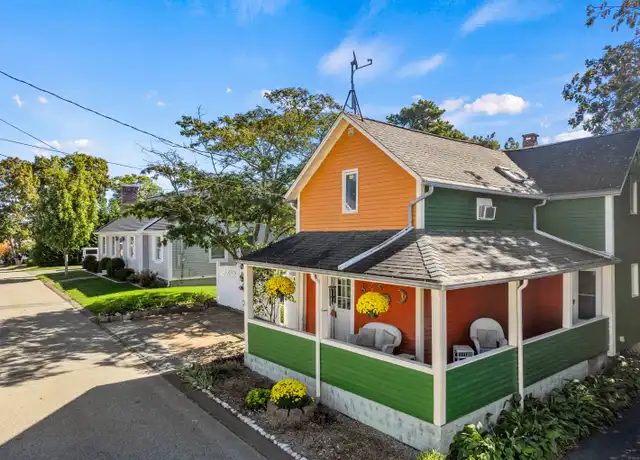 Property at 14 High St, Niantic, CT, 06357, 3 beds, 1.5 baths, [object Object]