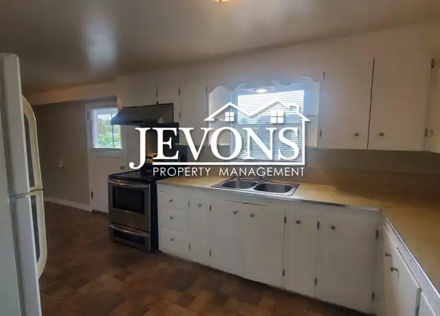 Property at 708 W Home Ave Unit 3, Selah, WA, 98942, 2 beds, 1 bath, [object Object]