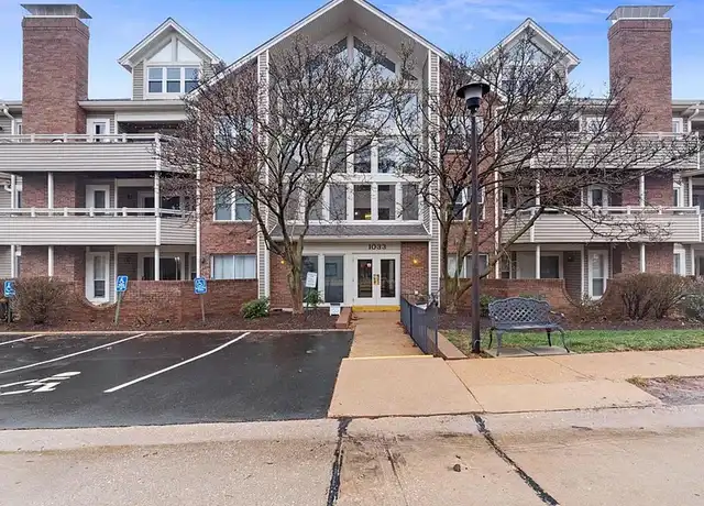 Property at 1033 Wilton Royal Dr #111, Saint Louis, MO, 63146, 2 beds, 2 baths, [object Object]