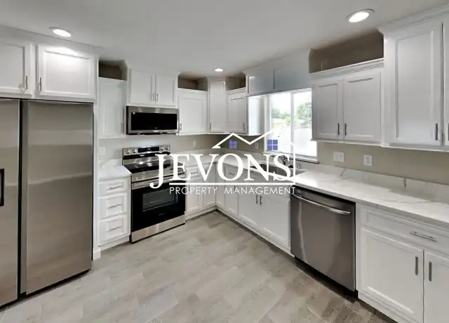Property at 1916 W Mead Ave Unit 1, Yakima, WA, 98902, 3 beds, 2 baths, [object Object]