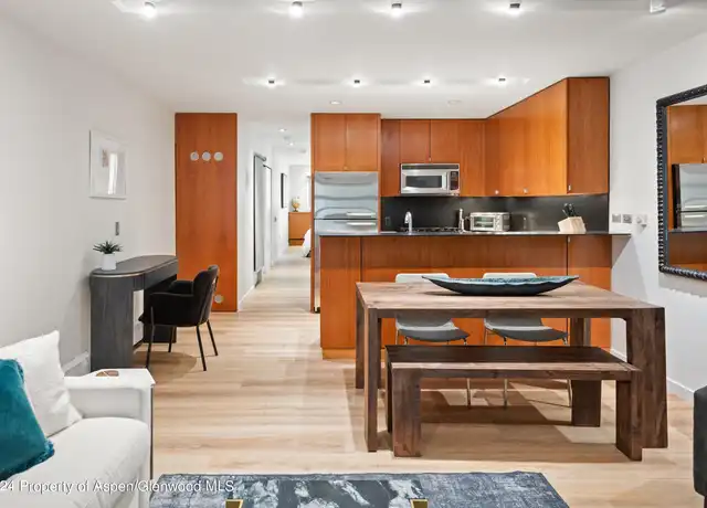 Property at 100 E Dean St Unit 1E, Aspen, CO, 81611, 1 bed, 1 bath, [object Object]