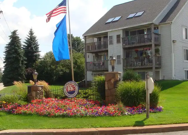 Property at Harbor Cove Apartments - 9321 Harbor Cove Cir, Whitmore Lake, MI, 48189, 1 bed, 1 bath, [object Object]