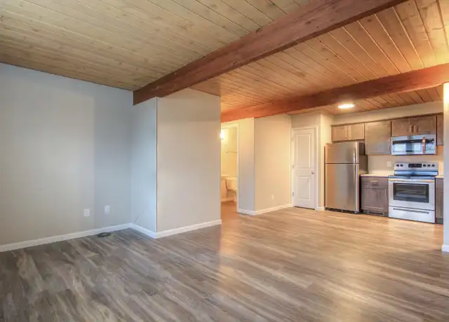 Property at 906 1/2 S Vine St Unit 906 S Vine St-204, Urbana, IL, 61801, 2 beds, 1 bath, [object Object]