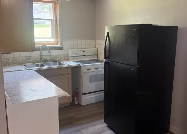 Property at 41 S Oak St Unit 4, Coal Township, PA, 17866, 2 beds, 1 bath, [object Object]