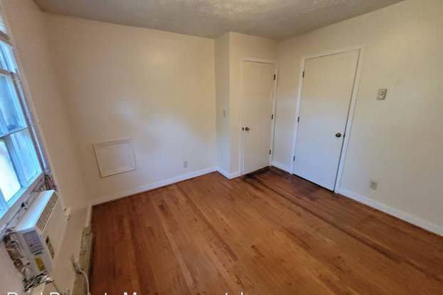 1406 Chesapeake St, Charlottesville, VA 22902