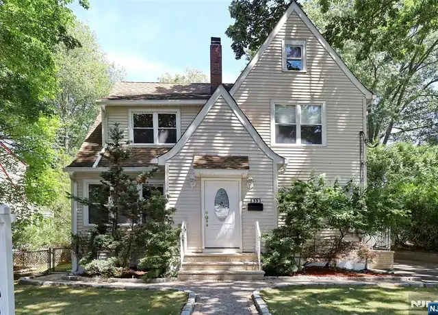 Property at 39 Park Ave, Cresskill, NJ, 07626, 3 beds, 2 baths, [object Object]