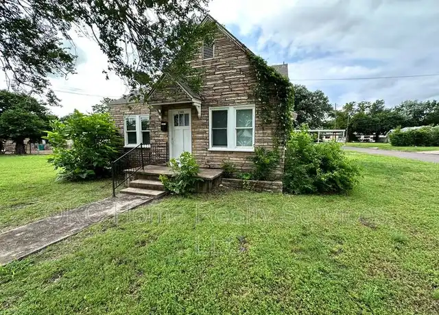 Property at 2500 NE 11th St Unit 11, Oklahoma City, OK, 73117, 2 beds, 1 bath, [object Object]