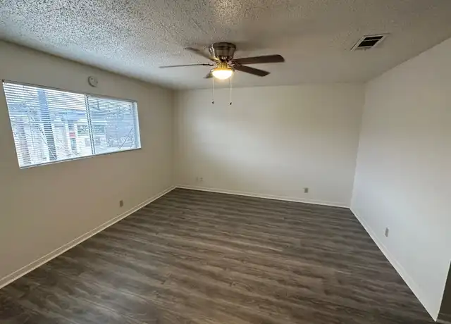 Property at 104 E 32nd St Unit 206, Austin, TX, 78705, 1 bed, 1 bath, [object Object]