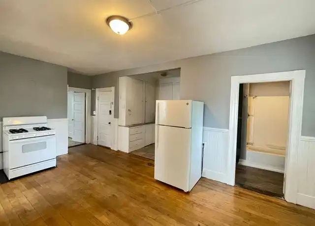 Property at 549 Somerville St, Manchester, NH, 03103, 3 beds, 1 bath, [object Object]