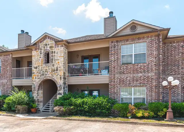 Property at 1609 Walnut St Unit 6, Commerce, TX, 75428, 2 beds, 1 bath, [object Object]