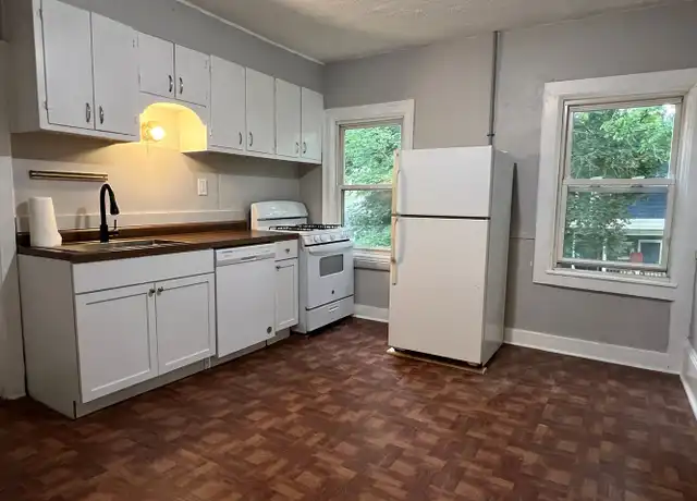 Property at 209 Gold Ave NW Apt 2, Grand Rapids, MI, 49504, 2 beds, 1 bath, [object Object]
