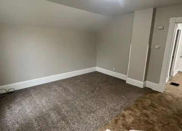 Property at 529 Otter Ave Unit 2, Oshkosh, WI, 54901, 2 beds, 1 bath, [object Object]