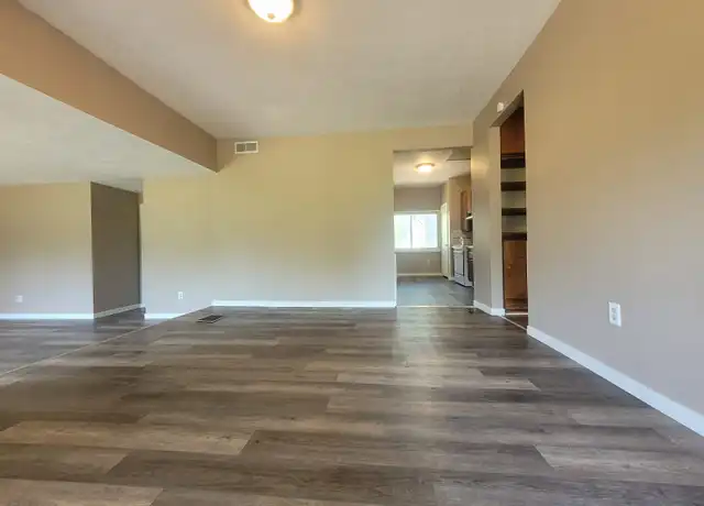 Property at 802 E 15th St, Grand Island, NE, 68801, 3 beds, 1 bath, [object Object]