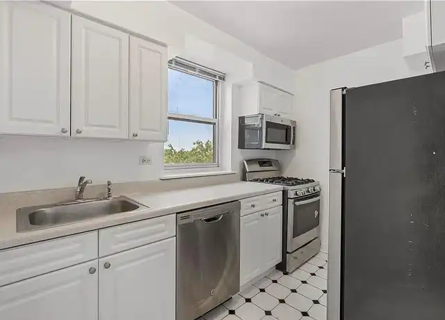 Property at 720 Pelham Road - 720 Pelham Rd, New Rochelle, NY, 10805, 2 beds, 1 bath, [object Object]