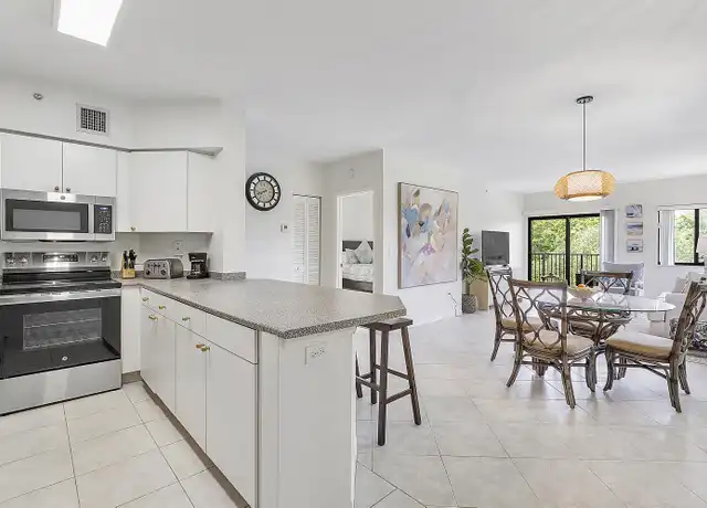 Property at 2105 Lavers Cir #305, Delray Beach, FL, 33444, 1 bed, 1 bath, [object Object]