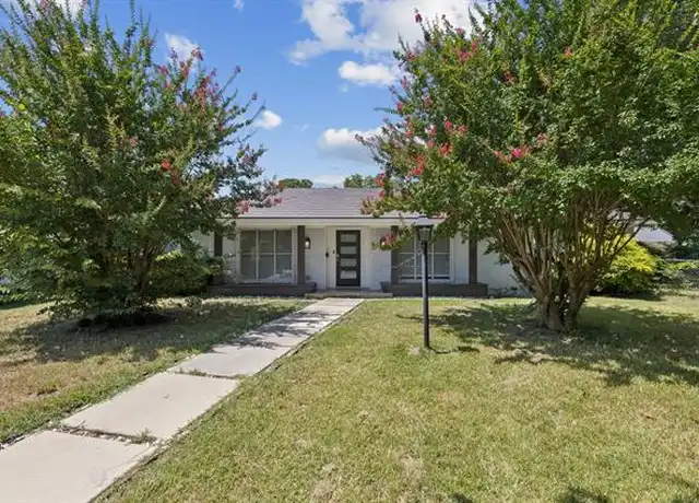 Property at 1906 W Five Mile Pkwy, Dallas, TX, 75224, 4 beds, 3 baths, [object Object]