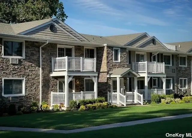 Property at 6 Williams Blvd, Lake Grove, NY, 11755, 1 bed, 1 bath, [object Object]