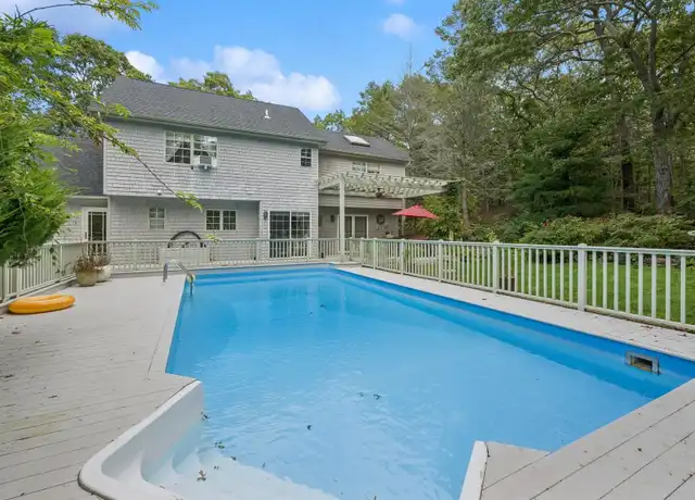 Property at 6 Wolf Way, East Hampton, NY, 11937, 4 beds, 2.5 baths, [object Object]