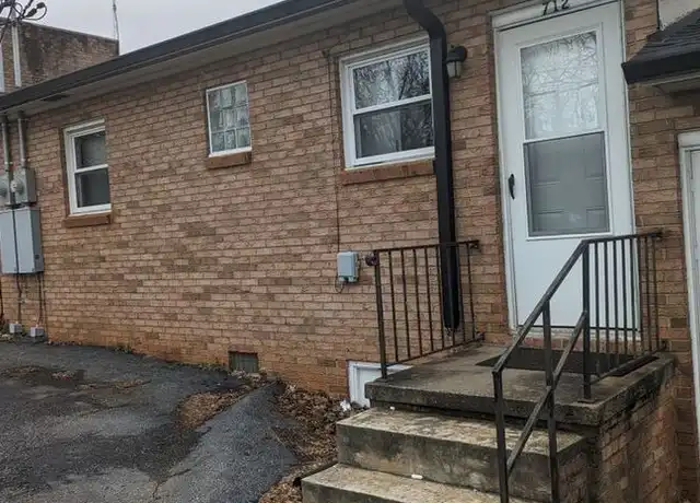 Property at 712 F Ave SE, Hickory, NC, 28602, 2 beds, 1 bath, [object Object]