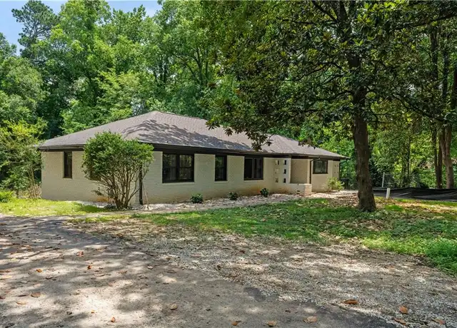 Property at 3757 Peachtree Dunwoody Rd NE, Atlanta, GA, 30342, 3 beds, 2.5 baths, [object Object]