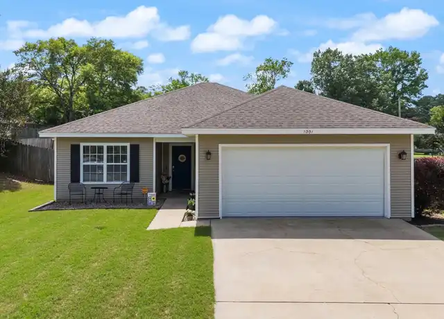Property at 1001 Canterbury, Benton, AR, 72015, 3 beds, 2 baths, [object Object]
