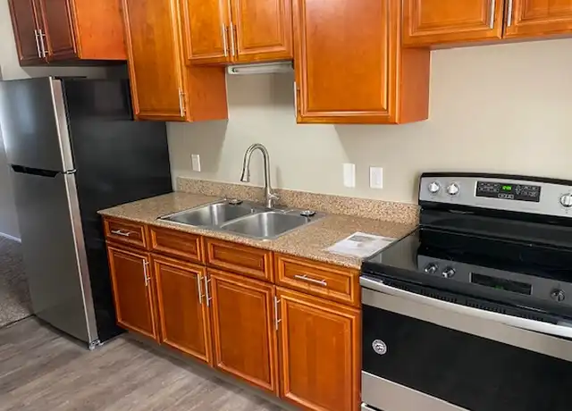 Property at 190 Gluck St, Youngstown, OH, 44505, 2 beds, 1 bath, [object Object]