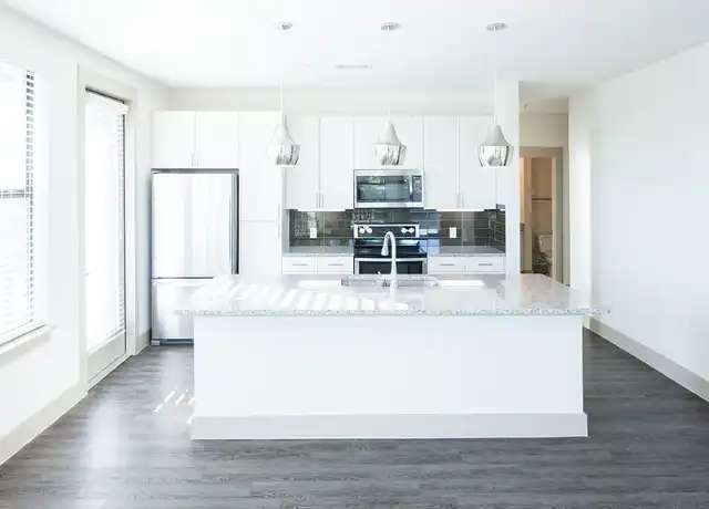 Property at Magnolia On Zang - 901 N Zang Blvd, Dallas, TX, 75208, 1 bed, 1 bath, [object Object]