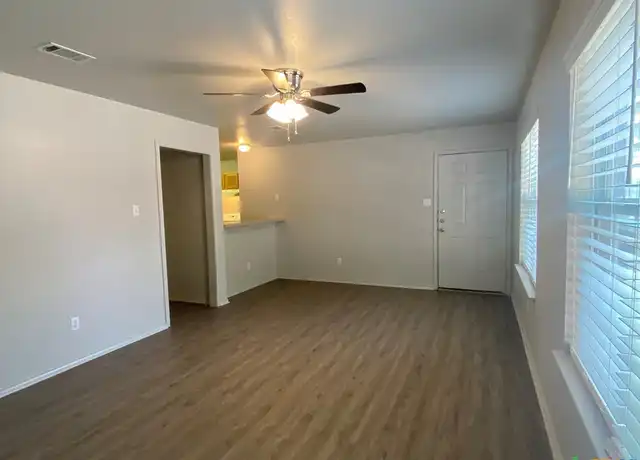 Property at 415 E 4th Ave Unit A, Belton, TX, 76513, 3 beds, 2 baths, [object Object]