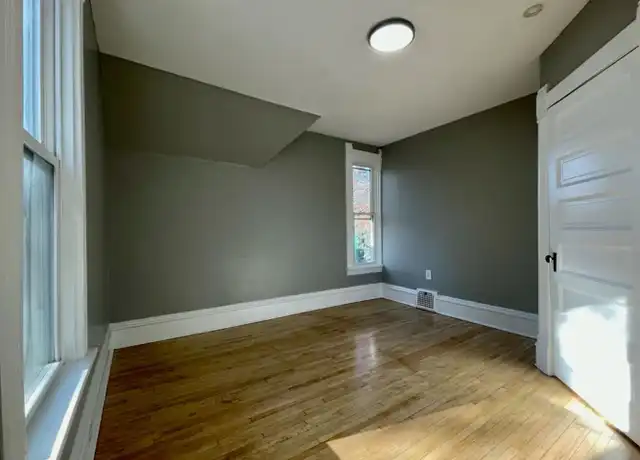 Property at 3014 Girard Ave N, Minneapolis, MN, 55411, 3 beds, 1 bath, [object Object]