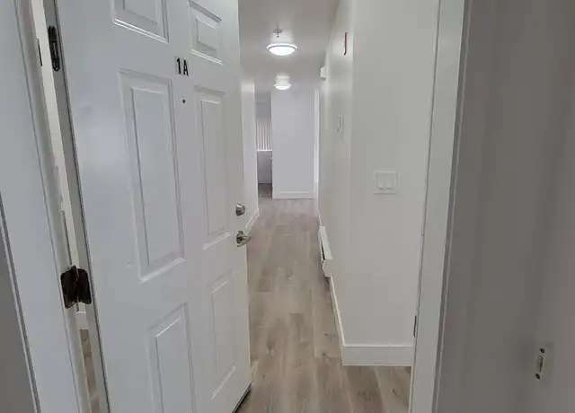 Property at Shoreline WC LLC - 1022 N 192nd St, Shoreline, WA, 98133, 2 beds, 1 bath, [object Object]