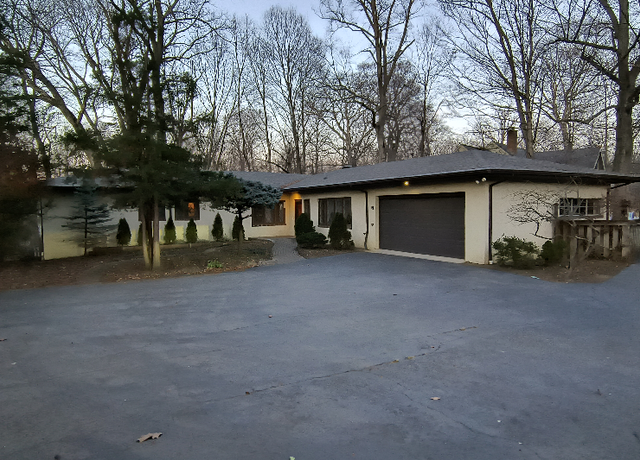 Photo of 2394 Fishinger Rd, Columbus, OH 43221