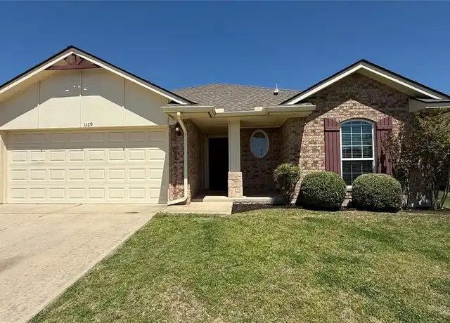 Property at 1429 Deer Chase Dr, Norman, OK, 73071, 3 beds, 2 baths, [object Object]