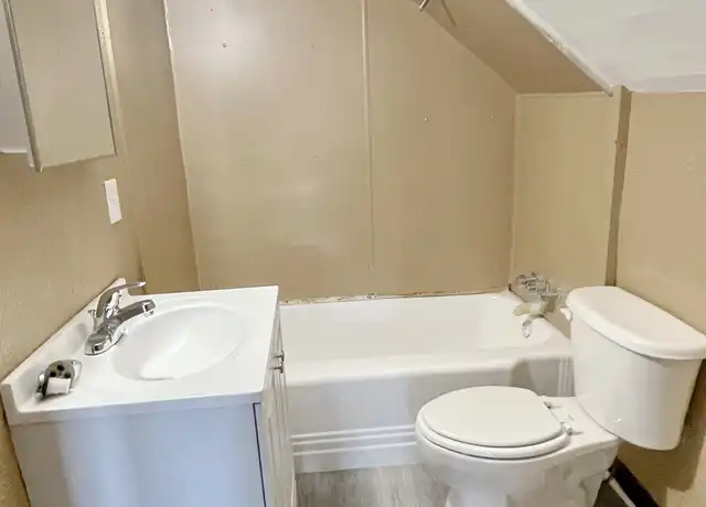 Property at 1666 Glenmont Rd, Cleveland, OH, 44118, 1 bed, 1 bath, [object Object]