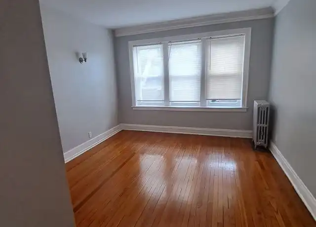 Property at 7318 S Ridgeland Ave Unit 7320-2A, Chicago, IL, 60649, 3 beds, 1 bath, [object Object]