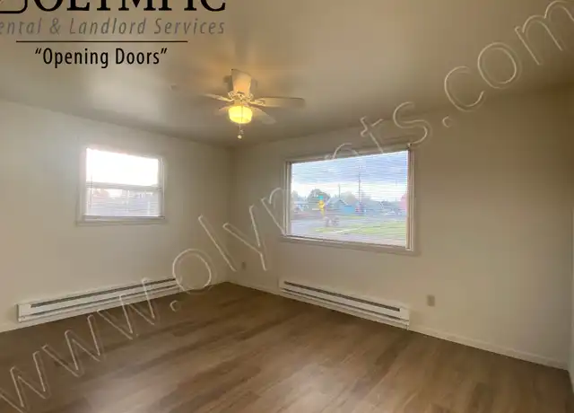 Property at 3701 S 18th St, Tacoma, WA, 98405, 2 beds, 1 bath, [object Object]