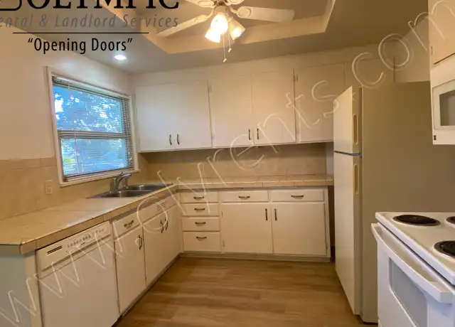 Property at 3701 S 18th St, Tacoma, WA, 98405, 2 beds, 1 bath, [object Object]