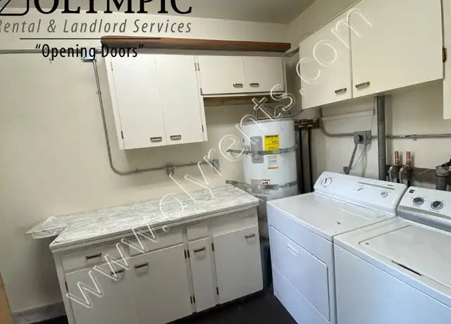 Property at 3701 S 18th St, Tacoma, WA, 98405, 2 beds, 1 bath, [object Object]