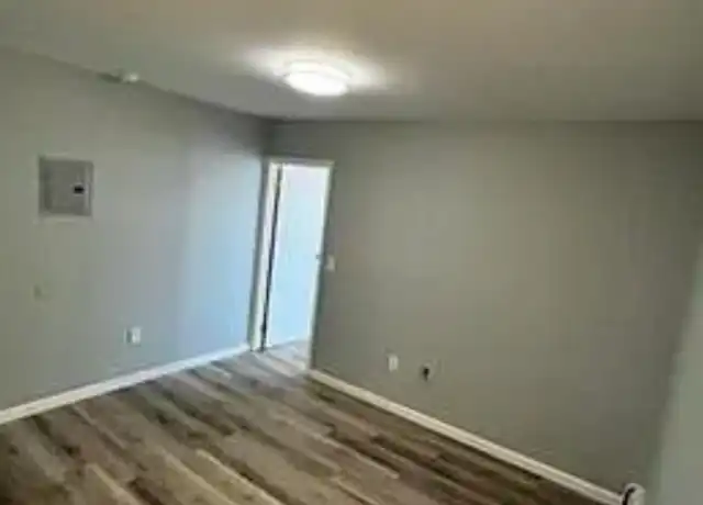 Property at 503 E Main St Unit 511 2b, Bridgeport, CT, 06608, 3 beds, 1 bath, [object Object]