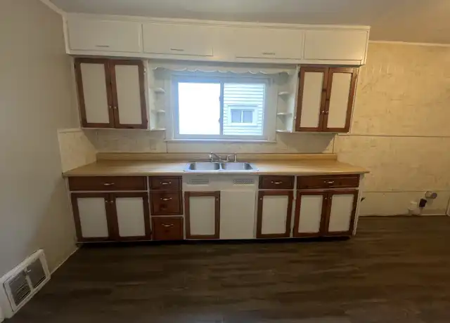 Property at 1920 Continental St, Muskegon, MI, 49442, 3 beds, 1 bath, [object Object]