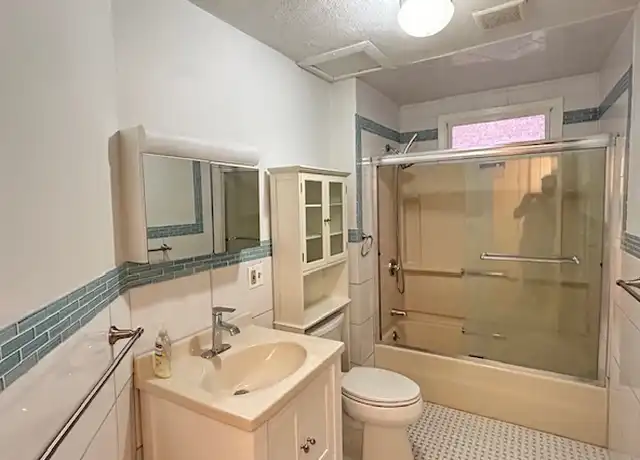 Property at 11 Chilcott Pl Unit 2, Jamaica Plain, MA, 02130, 3 beds, 1 bath, [object Object]