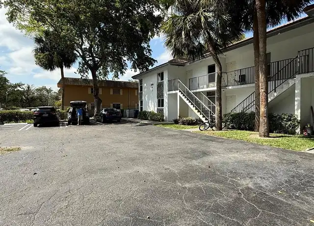 Property at 10207 NW 35th St, Coral Springs, FL, 33065, 3 beds, 2 baths, [object Object]