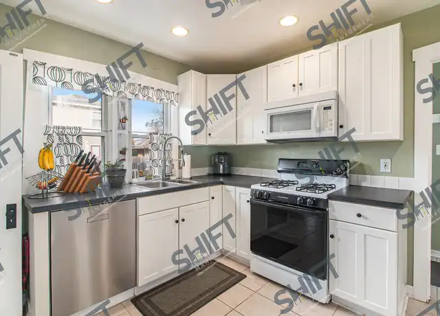 Property at 760 Lincoln Ave NW, Grand Rapids, MI, 49504, 3 beds, 1.5 baths, [object Object]
