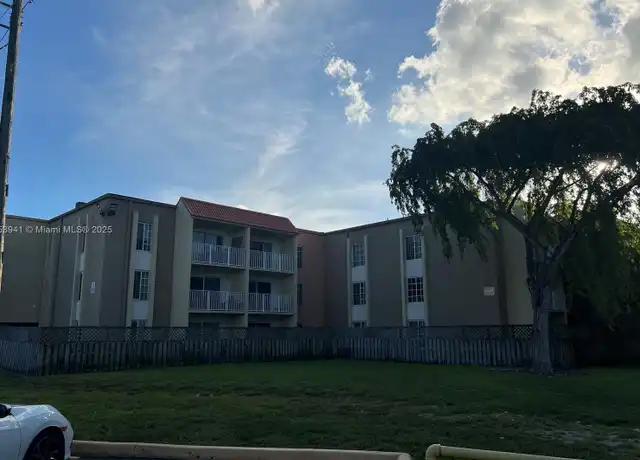 Property at 5231 Geneva Way #303, Doral, FL, 33166, 1 bed, 1 bath, [object Object]