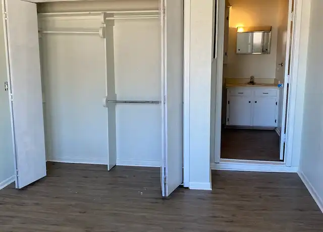 Property at 309 W 10th Unit B, Plainview, TX, 79072, 1 bed, 1 bath, [object Object]